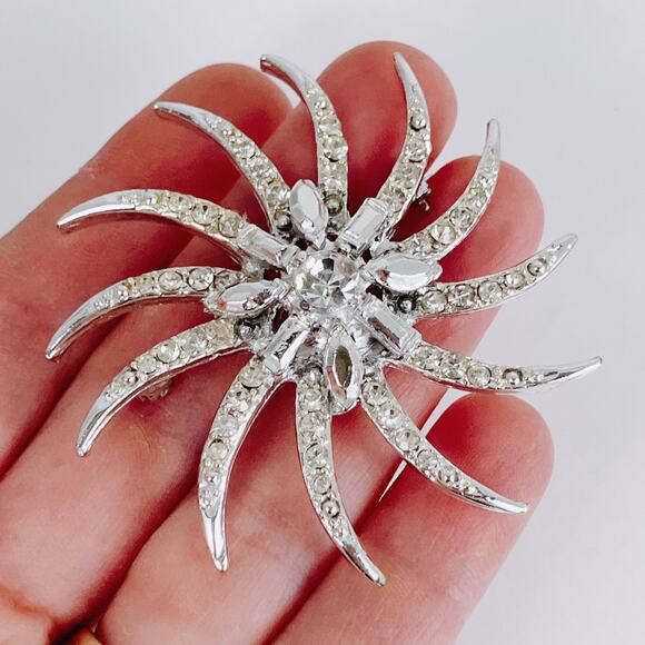Vintage Mid Century Brooch Silver Tone Starburst Clear Rhinestone Jewelry - Picture 2 of 9
